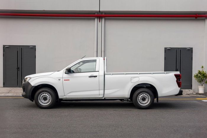  Isuzu D-Max D-Cargo 1000 là biến thể cabin đơn của mẫu bán tải Nhật. Ảnh: Isuzu Việt Nam. 