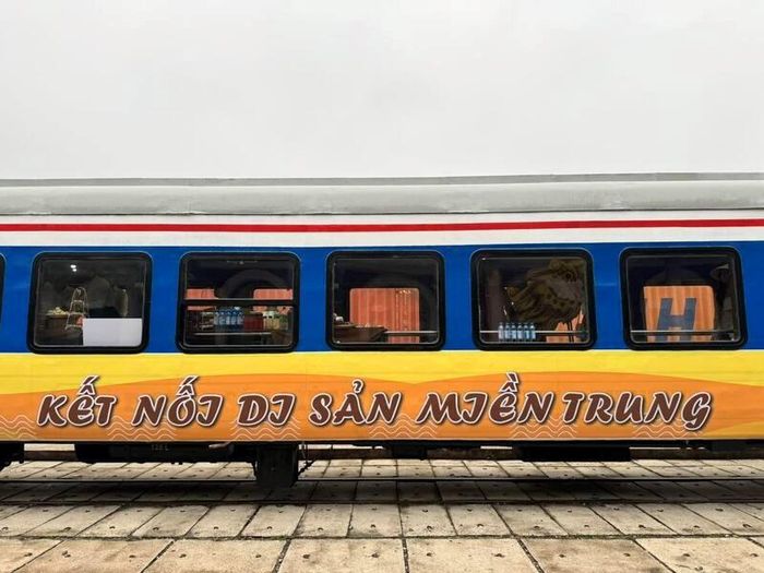 Chuyến tàu “Kết nối di sản miền Trung”. Ảnh: ĐƯỜNG SẮT VIỆT NAM