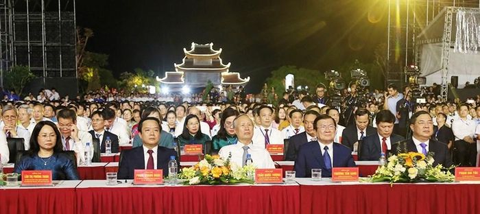 Lãnh đạo, nguyên lãnh đạo Đảng, Nhà nước và các đại biểu dự Lễ kỷ niệm