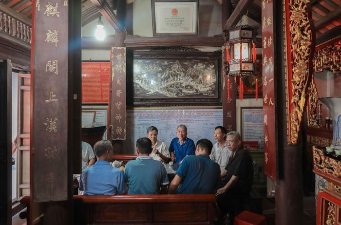  Nhà thờ Tiến sĩ Nguyễn Thực, di tích quốc gia, tự hào với truyền thống 8 vị tiến sĩ. Người dân hy vọng nơi đây trở thành điểm du lịch, giáo dục hiếu học tiêu biểu, góp phần phát triển kinh tế và xây dựng xã XHCN văn minh. Ảnh: Phan Phương – TTXVN 