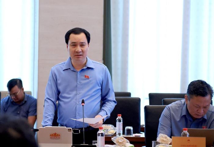 Ủy viên hoạt động chuyên trách tại Ủy ban Văn hóa và Xã hội của Quốc hội Vũ Văn Tiến phát biểu. Ảnh: Tuấn Anh - TTXVN