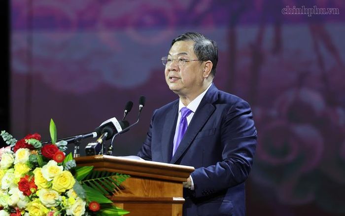 Phó Thủ tướng Thường trực Phạm Gia Túc đọc diễn văn tại lễ kỷ niệm - Ảnh: VGP/Phương Nguyên