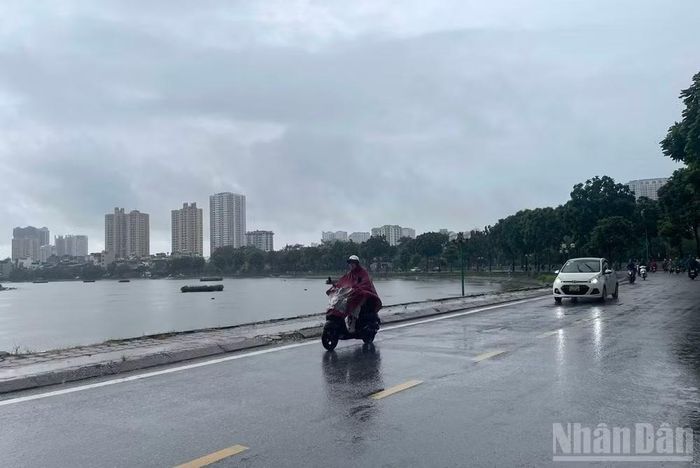 Dự báo khu vực Hà Nội có lúc có mưa rào và dông. (Ảnh minh họa: Đ.T)