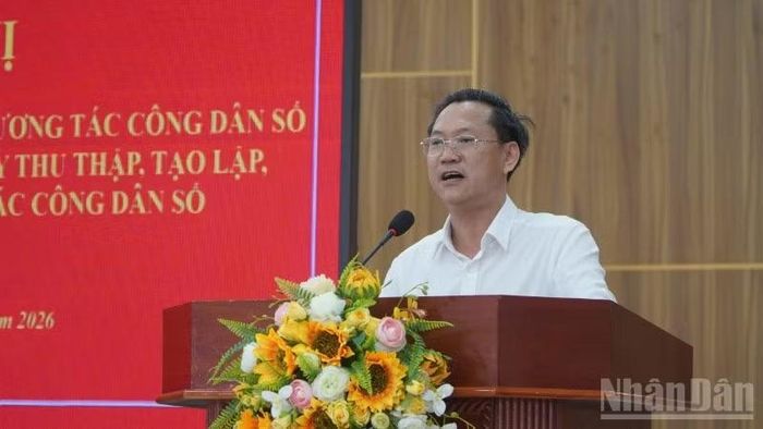 Chủ tịch Ủy ban nhân dân phường Hương Trà Trần Trung Hậu phát biểu tại hội nghị.