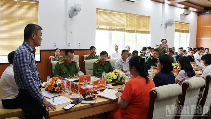 Quang cảnh tọa đàm.