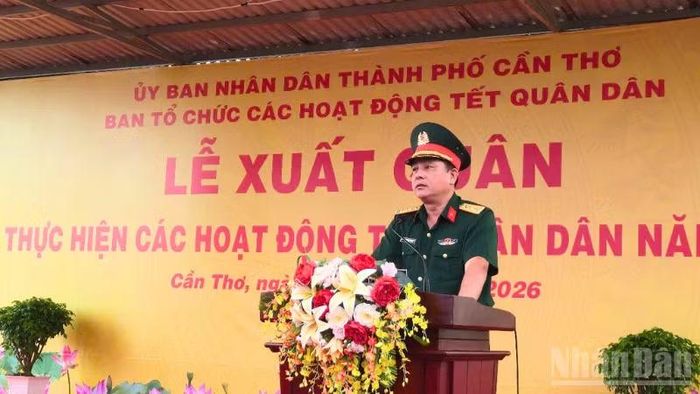 Đại tá Phạm Ngọc Quang, Chính ủy Bộ Chỉ huy Quân sự thành phố Cần Thơ phát biểu tại buổi lễ.