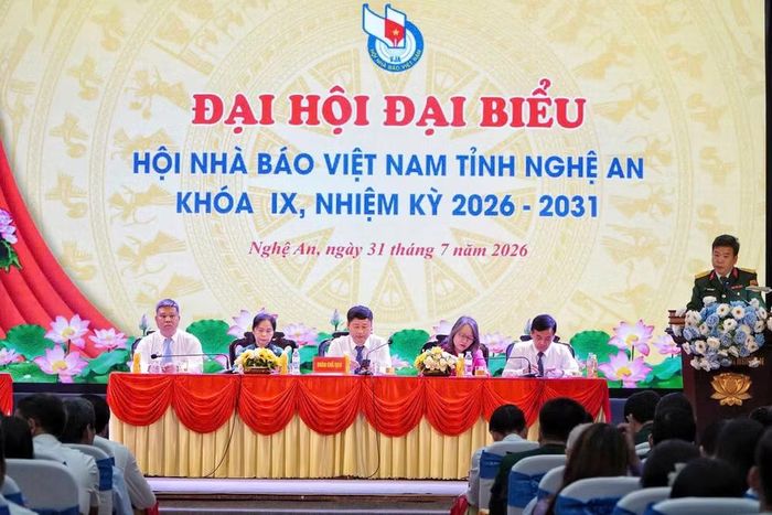 Đoàn Chủ tịch điều hành Đại hội.
