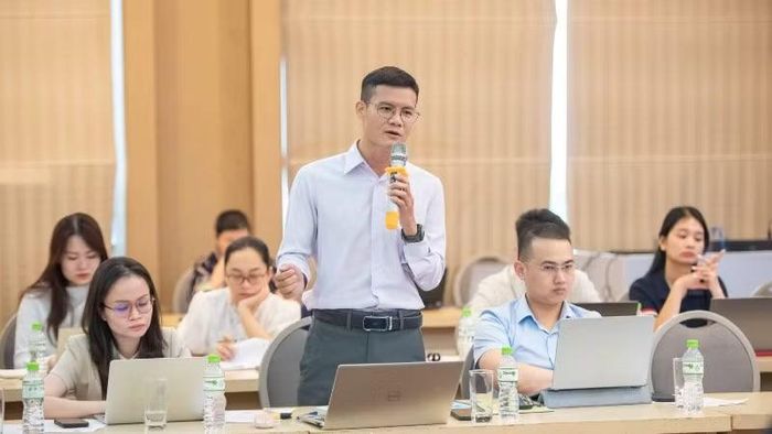 Luật sư Nguyễn Đỉnh phát biểu tại một hội thảo. (Ảnh: NĐ)