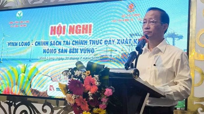 Phó Chủ tịch Ủy ban nhân dân tỉnh Vĩnh Long Nguyễn Trúc Sơn phát biểu tại hội nghị.