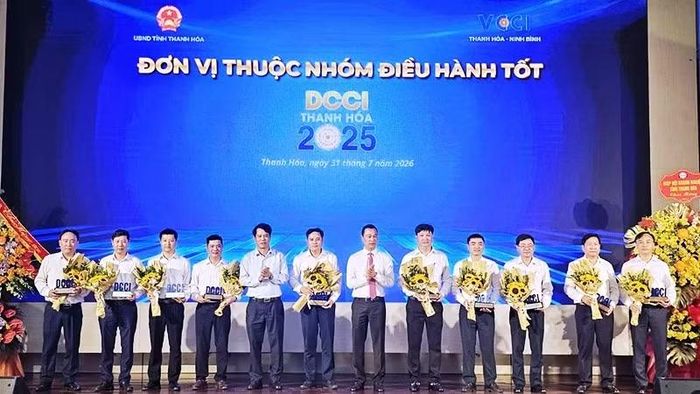 10 xã, phường thuộc nhóm điều hành tốt được vinh danh tại lễ Công bố DCCI Thanh Hóa.