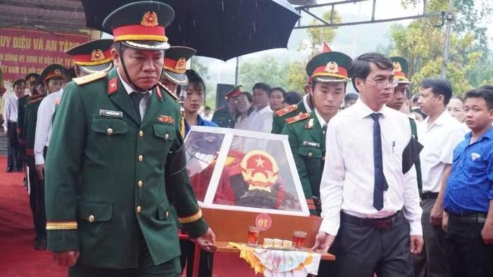 Đến nay đã tìm thấy 9 hài cốt liệt sĩ tại hang Đá Sập.