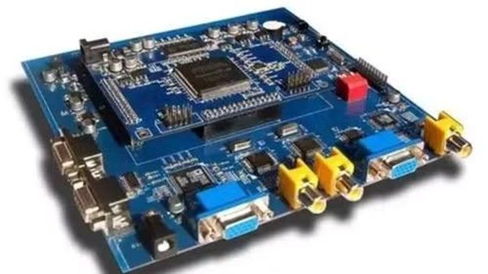 Một dạng sản phẩm vi bo mạch. (Ảnh: Ban tổ chức)