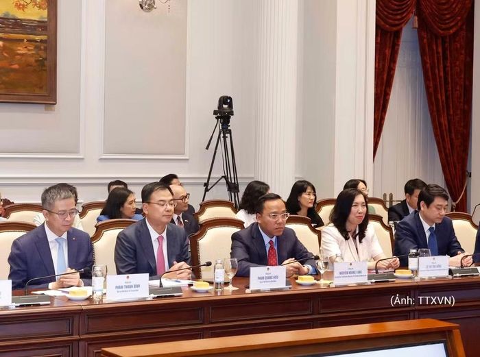 Các đại biểu tham dự buổi làm việc. (Ảnh: TTXVN)