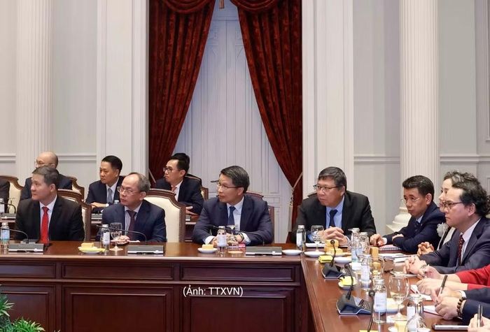 Các đại biểu tham dự buổi làm việc. (Ảnh: TTXVN)