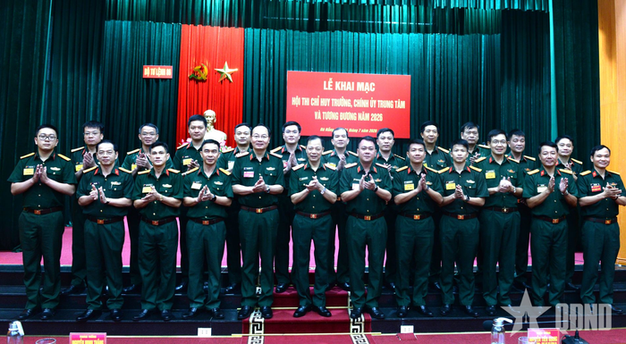 Lãnh đạo, chỉ huy Bộ tư lệnh 86 cùng các thí sinh tại hội thi.