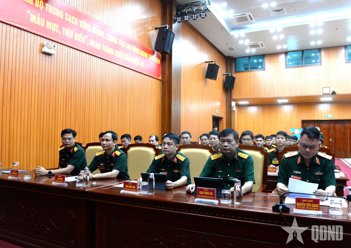 Các đại biểu dự khai mạc.