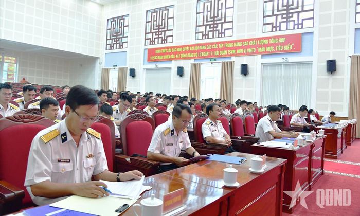  Các đại biểu tham dự hội nghị.