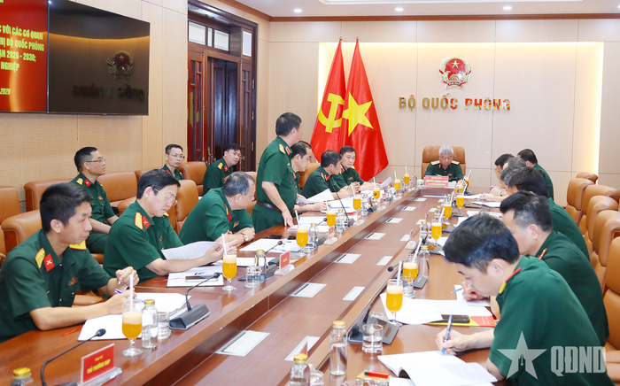  Quang cảnh buổi làm việc.