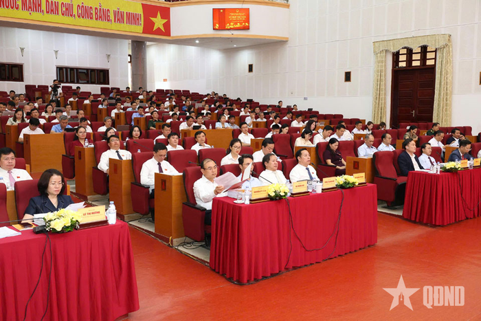 Quang cảnh kỳ họp. 