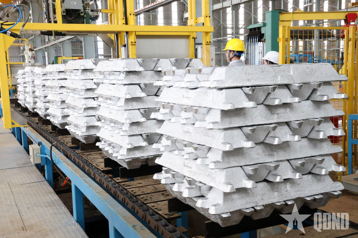  Sản phẩm nhôm thỏi tại nhà máy có độ tinh khiết lên tới 99,71%.