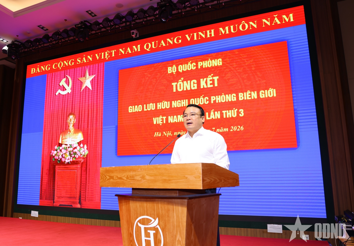 Đồng chí Phùng Thành Vinh, Phó chủ tịch UBND tỉnh Nghệ An phát biểu. 