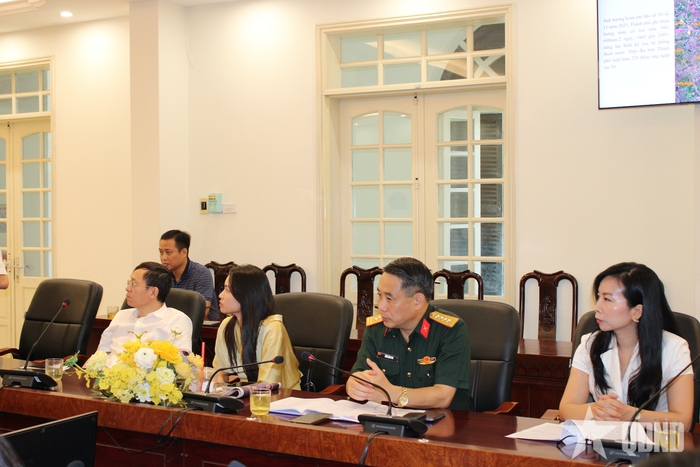 Đại tá Ngô Anh Thu, Phó tổng biên tập Báo Quân đội nhân dân tham dự cuộc gặp mặt.