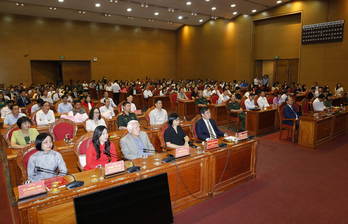 Các đại biểu dự bế mạc hội thi. 