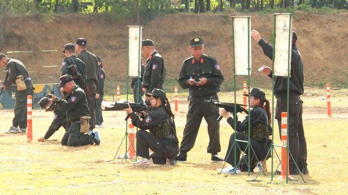Các đội tuyển hăng say tập luyện trên trường bắn, hoàn thiện kỹ thuật, nâng cao bản lĩnh và tâm lý thi đấu trước khi bước vào tranh tài.