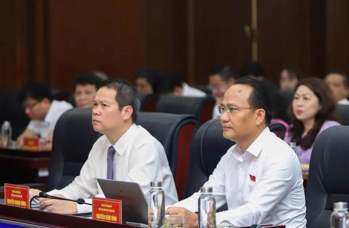 Các đại biểu dự phiên họp
