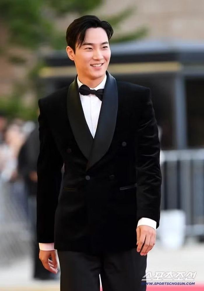 Lee Hong Nae.