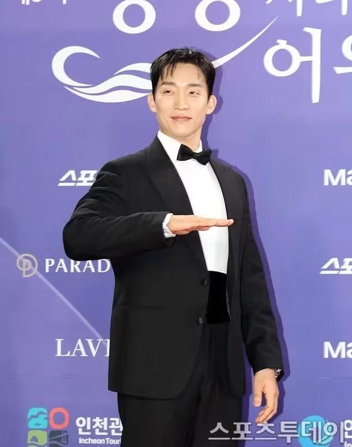 Lee Sang.