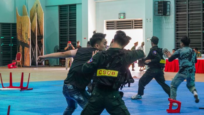  Những đòn thế dứt khoát, mạnh mẽ góp phần tạo nên sức hấp dẫn cho phần thi võ thuật 