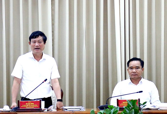  Chủ tịch HĐND TPHCM Võ Văn Minh phát biểu kết luận tại buổi làm việc 