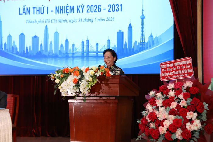 GS.TS Nguyễn Thị Doan, nguyên Ủy viên Trung ương Đảng, nguyên Phó Chủ tịch nước, Chủ tịch Hội Khuyến học Việt Nam phát biểu tại đại hội