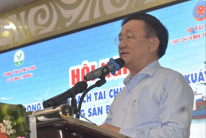  Ông Trần Quốc Tuấn, Giám đốc Sở Công thương tỉnh Vĩnh Long phát biểu tại hội nghị 