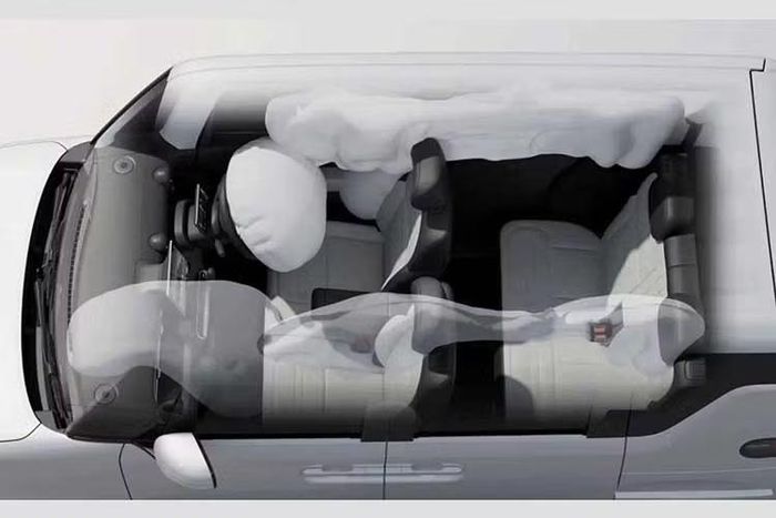 Racco được xây dựng dựa trên nền tảng e-Platform 3.0 của BYD, sử dụng công nghệ pin LFP Blade cấu trúc Cell-to-Body (CTB) và mô-đun"X-PACK". Xe cũng được trang bị hệ thống treo tùy chỉnh được thiết kế đặc biệt cho đường xá Nhật Bản và phanh đĩa 4 bánh, điều hiếm thấy trong phân khúc này.
