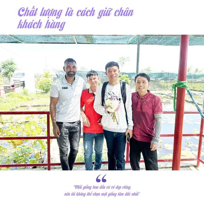 - Trong quá trình bán hoa, có vị khách hay câu chuyện nào khiến anh nhớ mãi và thêm yêu công việc mình đang làm?
