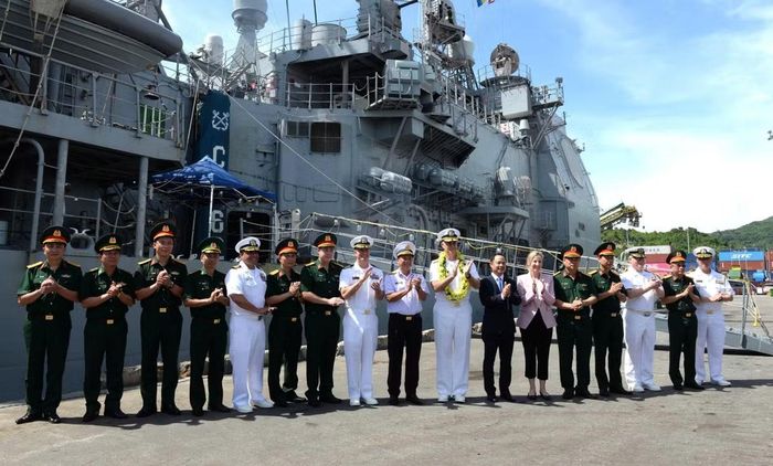 Các đại biểu chụp ảnh chung.