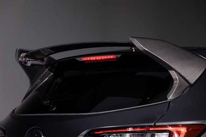 Với giá bán khá cao, GRMN Corolla trở thành phiên bản đắt nhất từ trước đến nay của dòng Toyota Corolla. Không chỉ đắt hơn 50% so với đàn anh GR Corolla, Toyota GRMN Corolla còn có mức giá cao hơn không ít mẫu xe thể thao hạng sang đang bán trên thị trường.