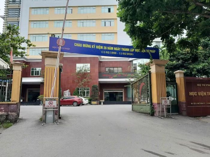 Công ty TB Group thuê địa điểm tầng 10 và tầng 11 tòa nhà B là trụ sở Học Viện Tư pháp để hoạt động.
