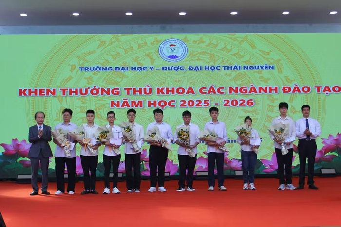 Chính sách hỗ trợ toàn diện mang lại điểm tựa vững chắc cho sinh viên Trường Đại học Y - Dược, Đại học Thái Nguyên.