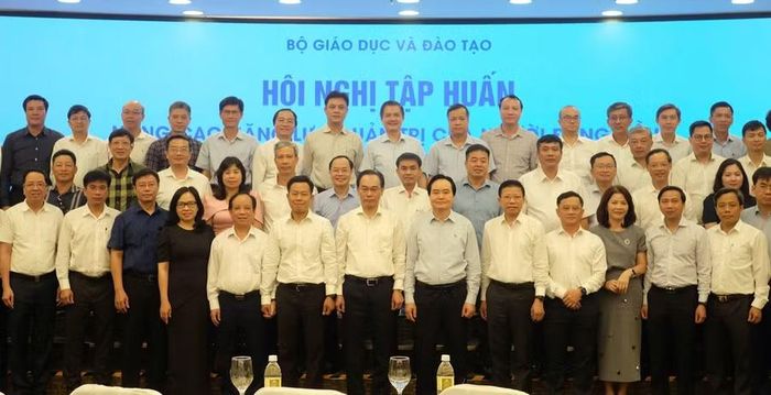 Đại biểu chụp ảnh lưu niệm tại Hội nghị.