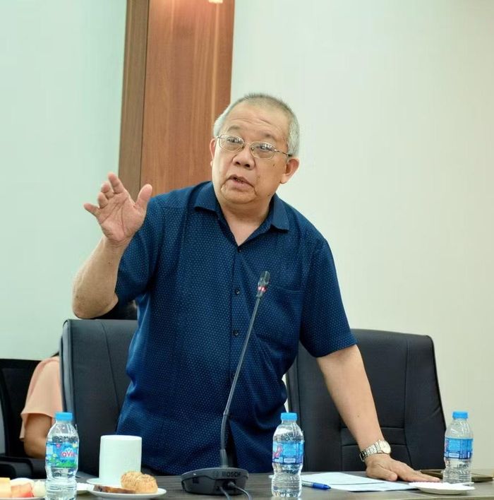 GS.TSKH Trần Văn Nhung - nguyên Thứ trưởng Bộ GD&ĐT trao đổi tại tọa đàm.