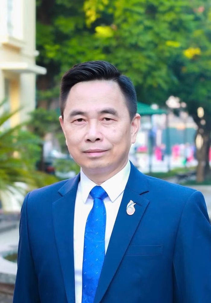 PGS.TS Bùi Hữu Đức - Phó Hiệu trưởng Trường Đại học Thương mại trao đổi bên lề hội thảo.