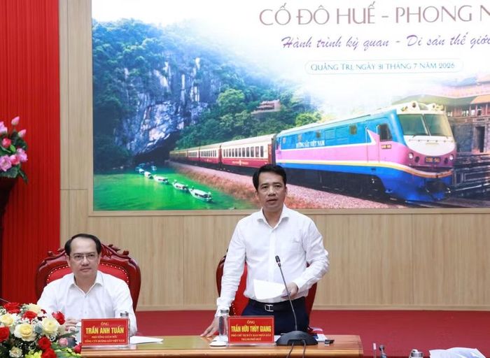 Lãnh đạo UBND TP Huế phát biểu tại hội thảo.