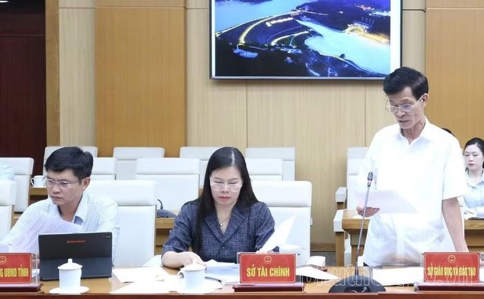 PGĐ Sở GD&ĐT Phú Thọ báo cáo tình hình, giải pháp về biên chế viên chức của ngành. Ảnh: CTT Phú Thọ