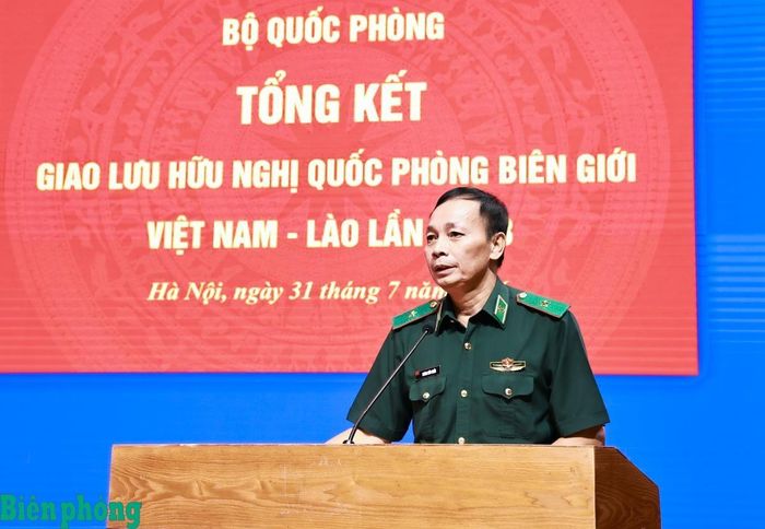 Thiếu tướng Hoàng Hữu Chiến, Phó Tư lệnh, Tham mưu trưởng Bộ đội Biên phòng phát biểu tại hội nghị. Ảnh: Thanh Xuân