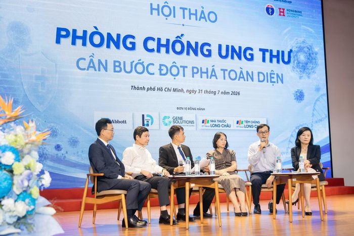 Hội thảo bàn về việc mở rộng phạm vi chi trả của bảo hiểm y tế đối với các phương pháp điều trị tiên tiến.