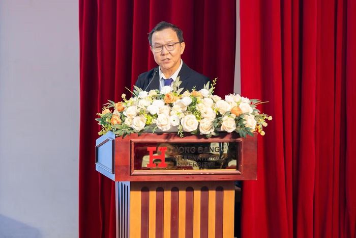 Chuyến gia cho rằng sự phát triển của y học chính xác, trí tuệ nhân tạo (AI), sinh học phân tử và các liệu pháp điều trị mới đang mở ra nhiều cơ hội trong chẩn đoán, điều trị và dự phòng ung thư.
