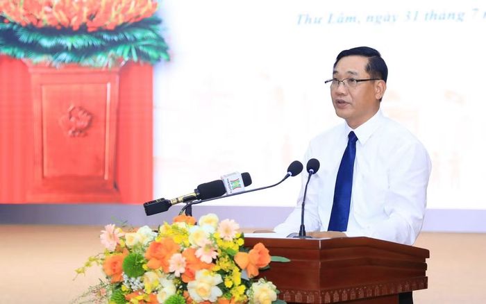 Chủ tịch UBND xã Thư Lâm Phạm Trọng La phát biểu tại buổi lễ